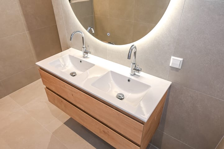 Photo 35 of Van Beverningkstraat 99-D