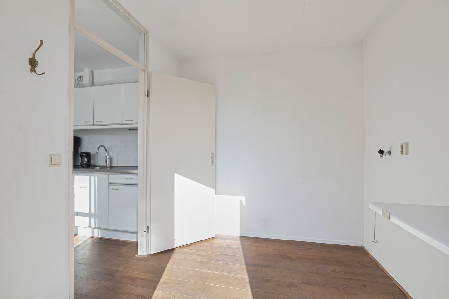 Photo 10 of Van Woerkomstraat 12