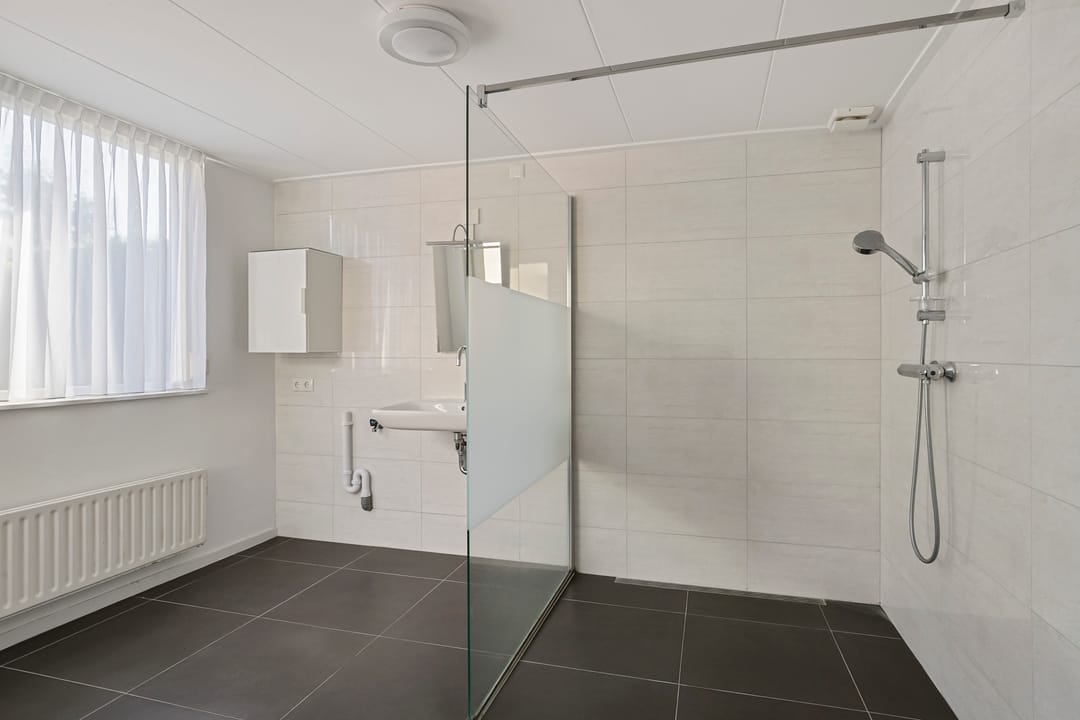 Photo 16 of Van Woerkomstraat 12