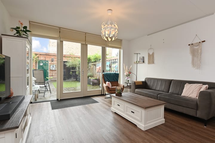 Foto 2 van Egelantier 70