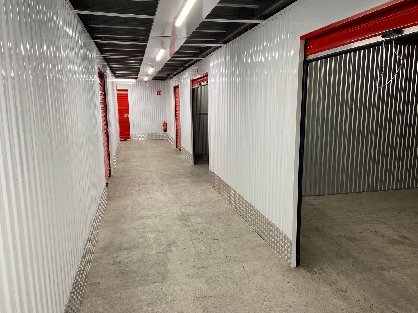 Bekijk foto 3 van Industrieweg 33