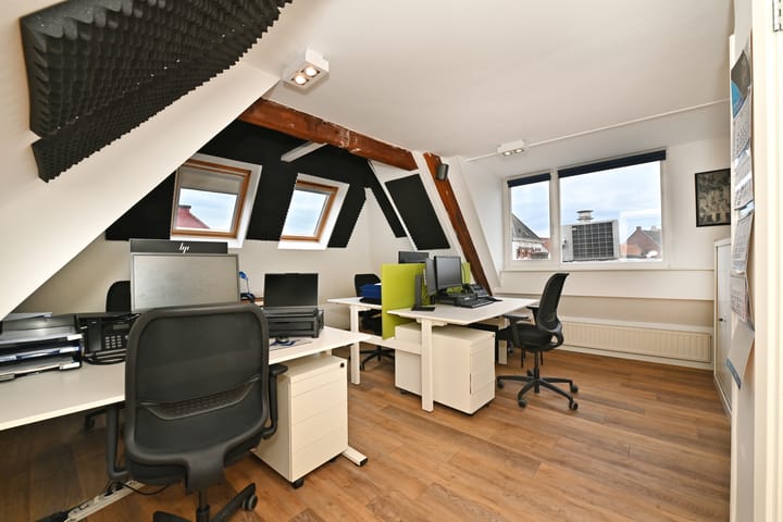 Photo 36 of Dubbelstraat 60