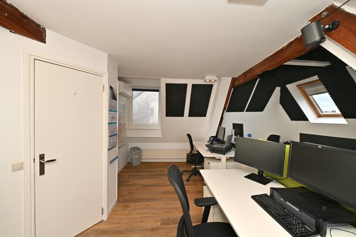 Photo 37 of Dubbelstraat 60