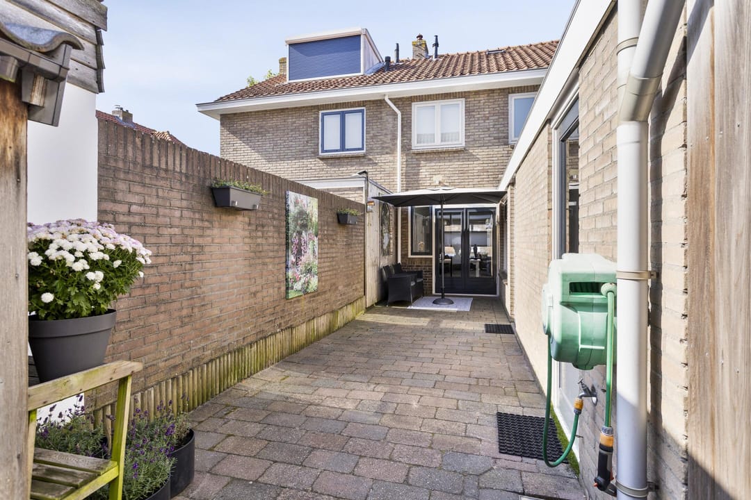 Foto 23 van Uitenhage de Miststraat 48