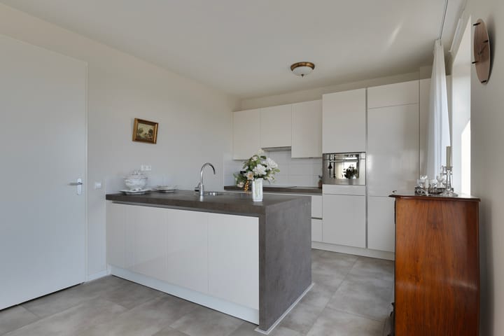 Photo 4 of Wilhelminastraat 77