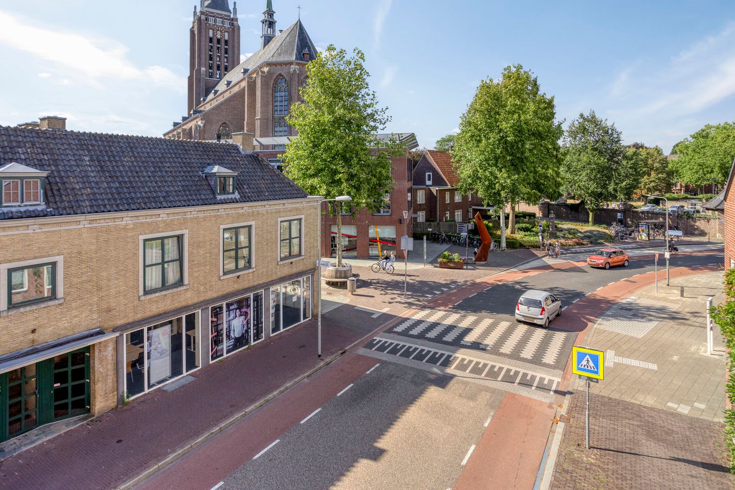 View photo 3 of Hofstraat 14