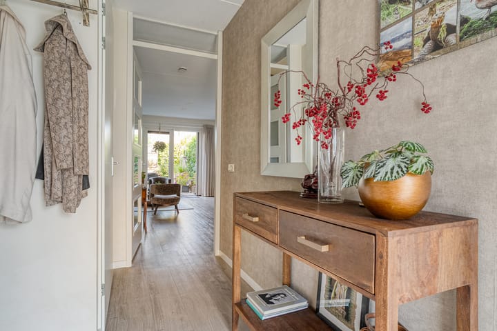 Foto 3 van Lortzinghof 63