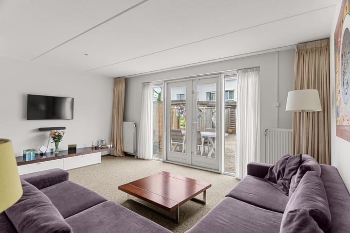 Foto 2 van E. du Perronstraat 52