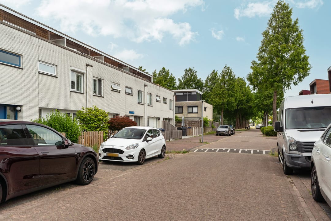 Foto 46 van E. du Perronstraat 52