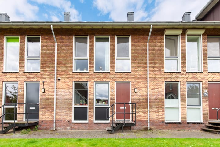 Photo 2 of Sodawater 9