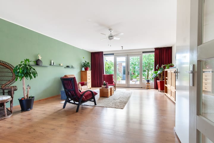 Photo 3 of Sodawater 9