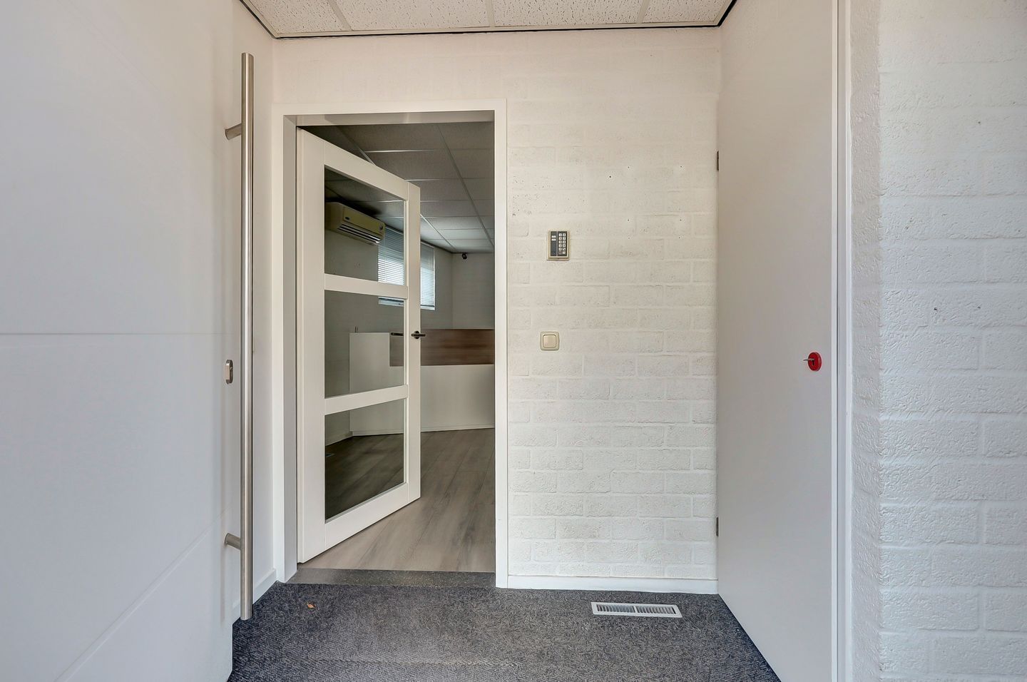Bekijk foto 3 van Koestraat 25