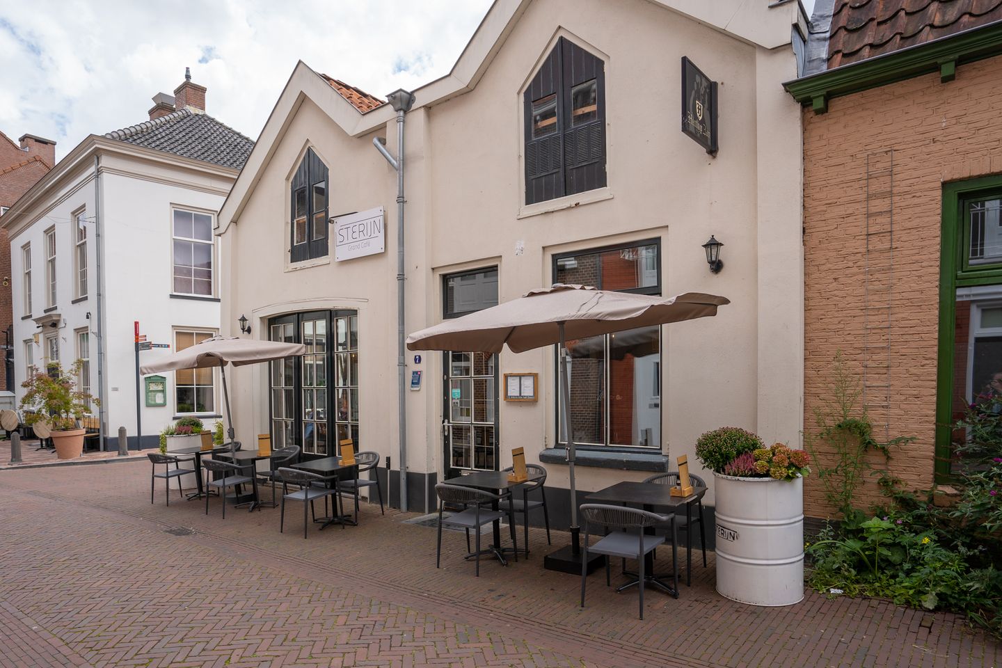 Bekijk foto 1 van Koestraat 7