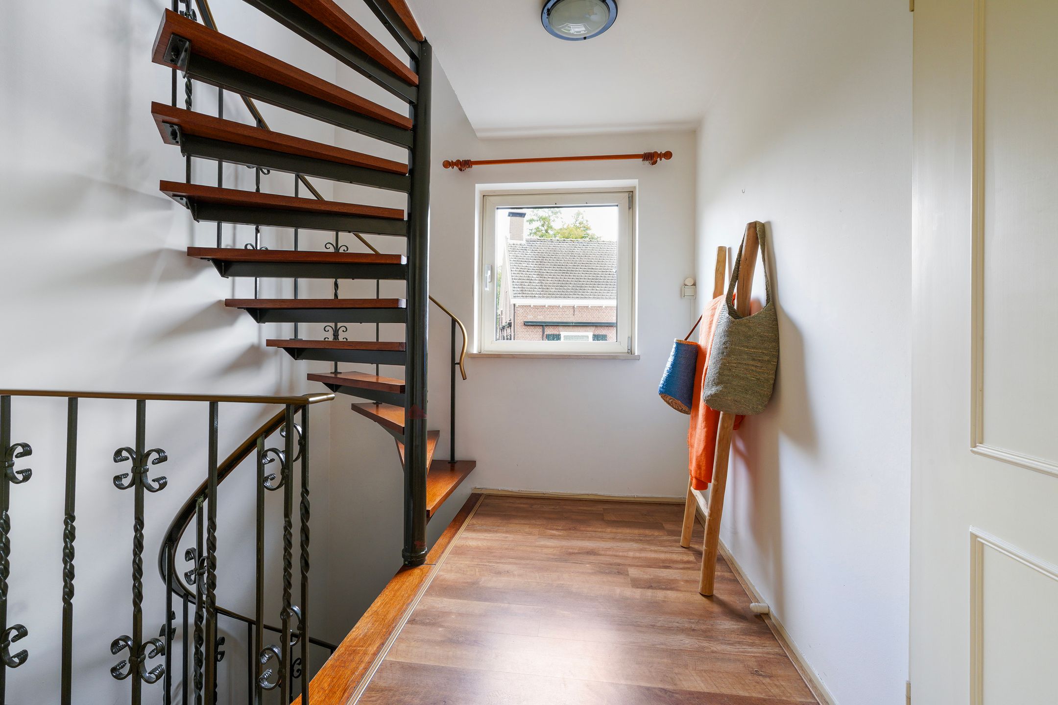 Foto 15 van Lariksstraat 2