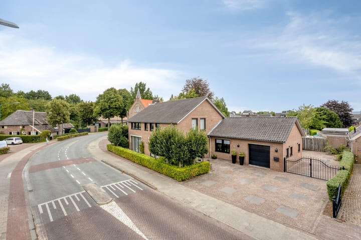 Photo 5 of Julianastraat 1