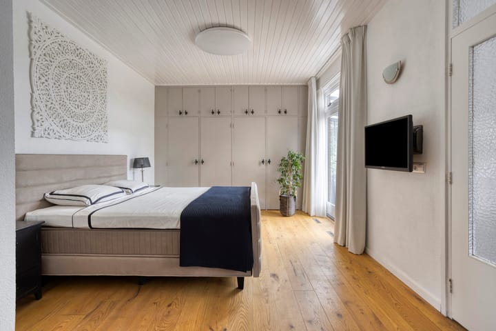 Photo 20 of Julianastraat 1