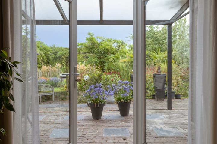 Photo 22 of Julianastraat 1