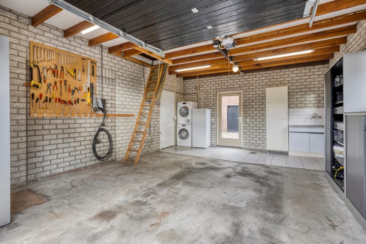 Photo 37 of Julianastraat 1