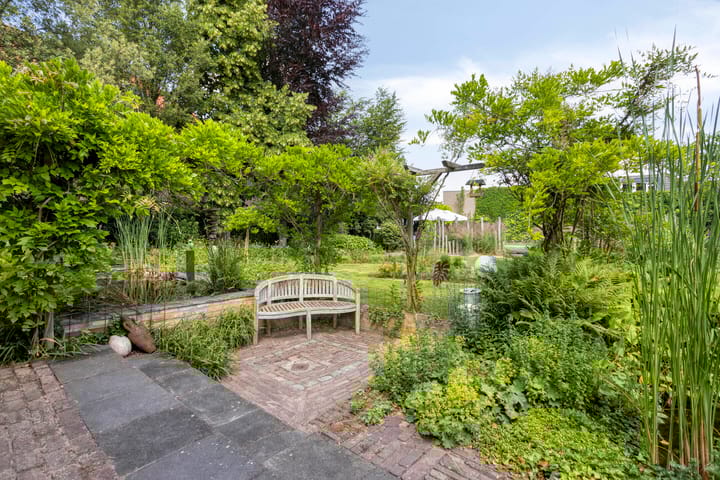 Photo 46 of Julianastraat 1