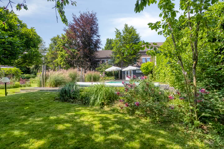 Photo 54 of Julianastraat 1