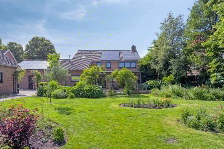 Photo 57 of Julianastraat 1