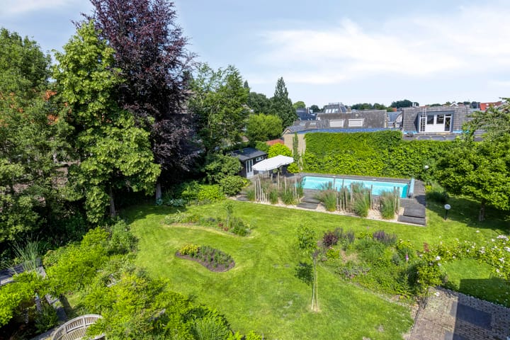 Photo 64 of Julianastraat 1