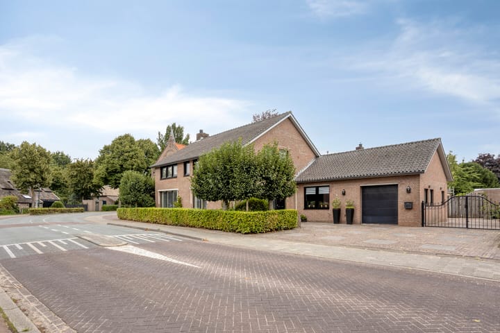 Photo 66 of Julianastraat 1