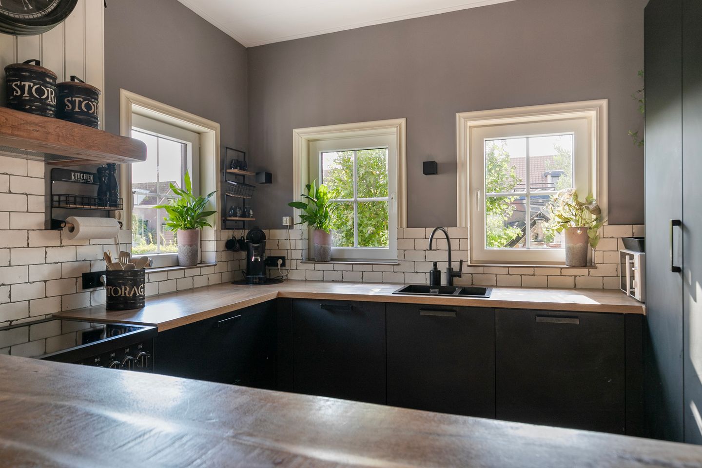 Photo 14 of Burg. Verplankeplein 12