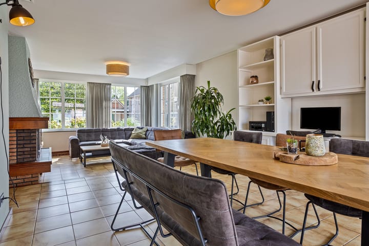 Photo 13 of Julianastraat 78