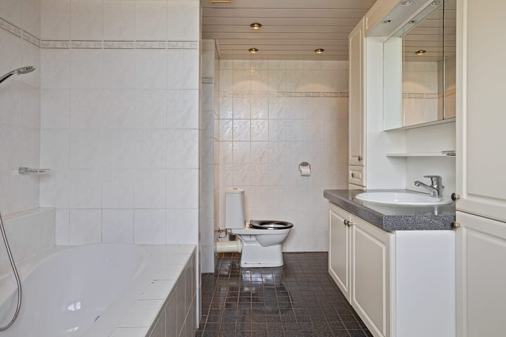 Photo 36 of Julianastraat 78