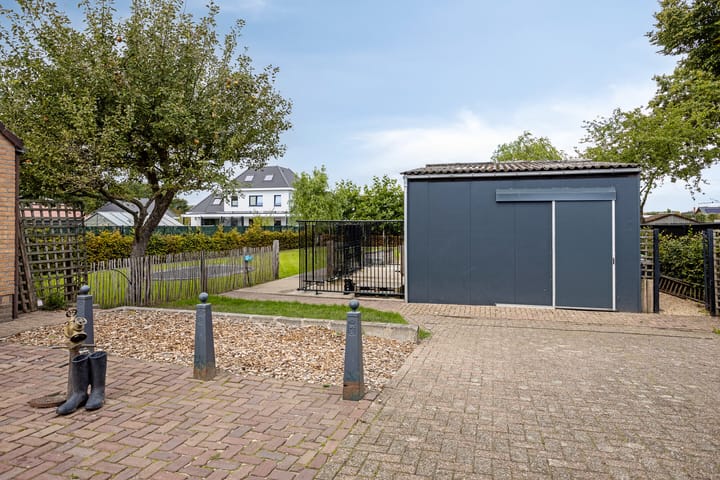 Photo 41 of Julianastraat 78