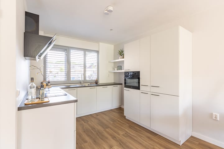 Foto 4 van Henriëtte Roland Holststraat 5