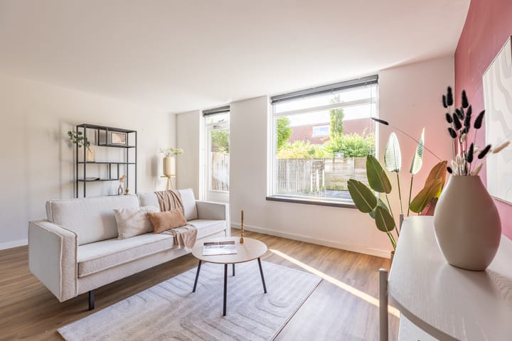 Foto 1 van Henriëtte Roland Holststraat 5