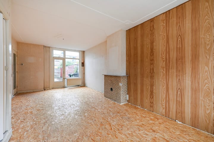 Photo 2 of Emmastraat 5