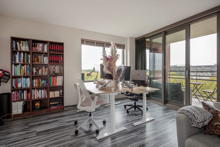 Photo 14 of Van Embdenstraat 94