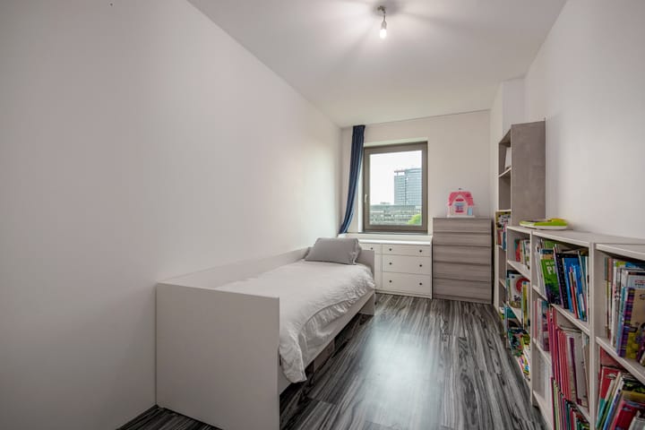 Photo 24 of Van Embdenstraat 94