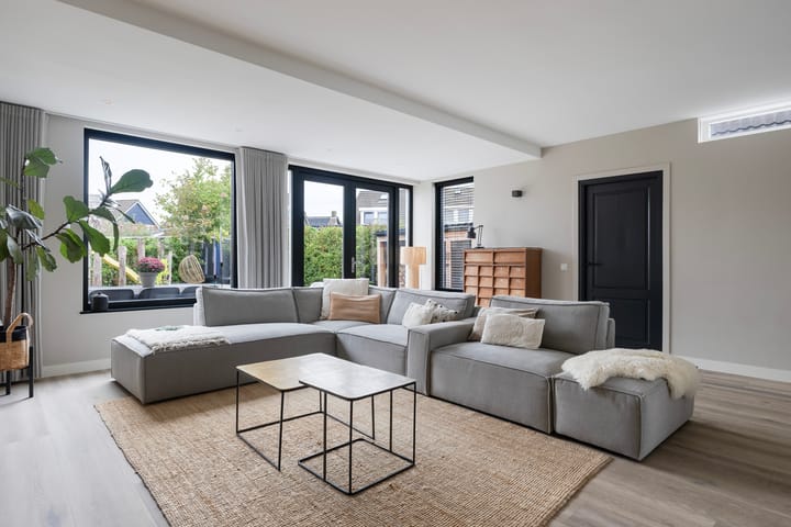 Photo 17 of Miniawier 10