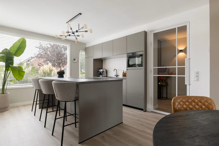 Photo 22 of Miniawier 10