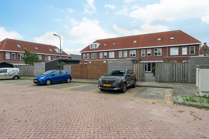 Photo 37 of De Pream 62