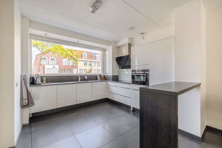 Foto 14 van 1e Lunarelaan 21