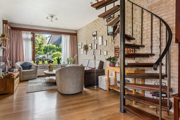 Photo 12 of Heuveloordweg 7