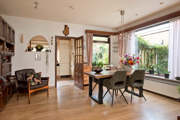 Photo 16 of Heuveloordweg 7