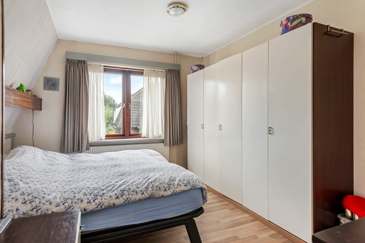 Photo 23 of Heuveloordweg 7