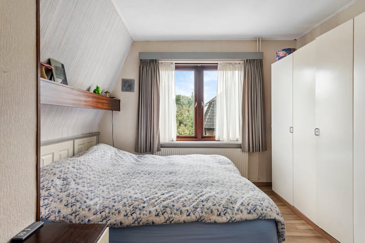 Photo 24 of Heuveloordweg 7