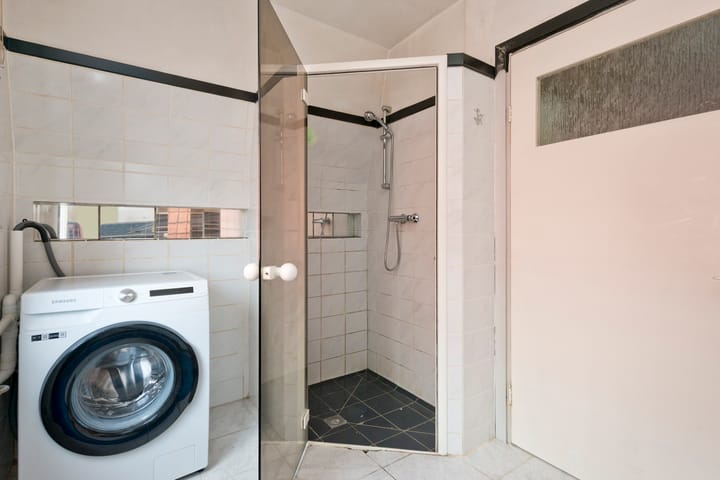 Photo 28 of Heuveloordweg 7