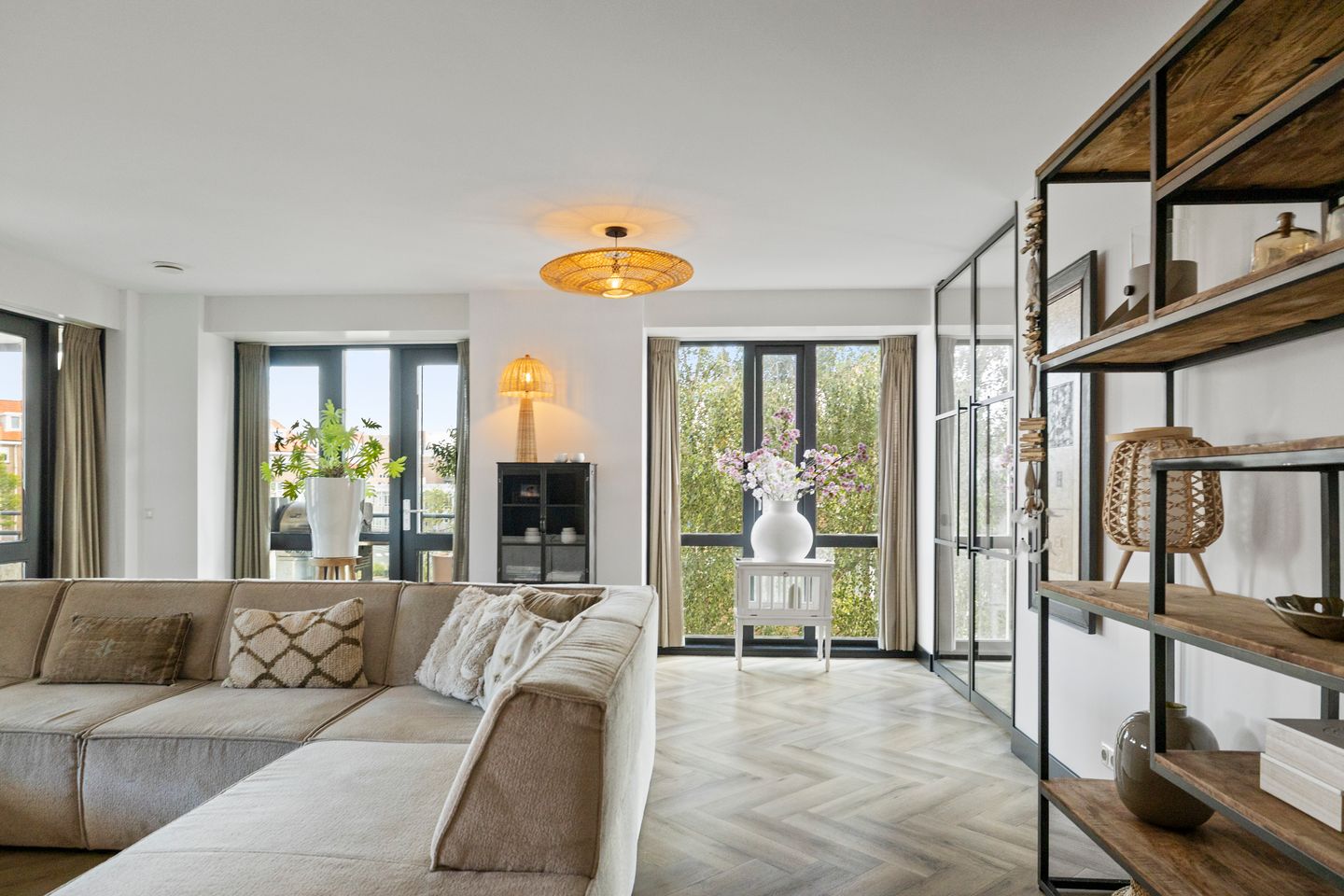 Foto 10 van Hector Treubstraat 1-A