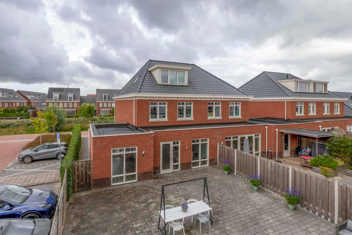 Photo 3 of Lakeienoever 2