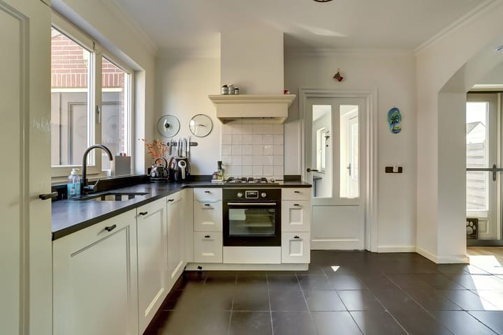 Foto 15 van Raevenstraat 17