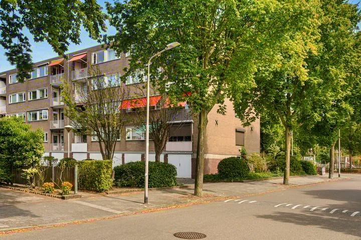 Photo 2 of Dingostraat 46