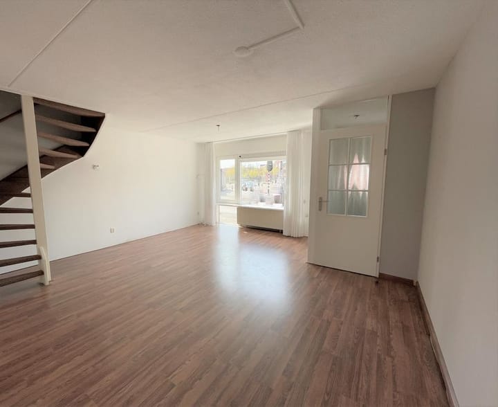 Photo 2 of Deurningerstraat 64-A